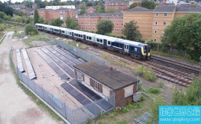 英国铁路首次采用了全太阳能供电，进一步减少碳排放量