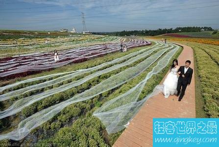 世界上最长的婚纱，第一是中国成都的4100米婚纱！