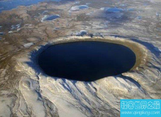 世界上最圆的湖，像是用圆规画出来的