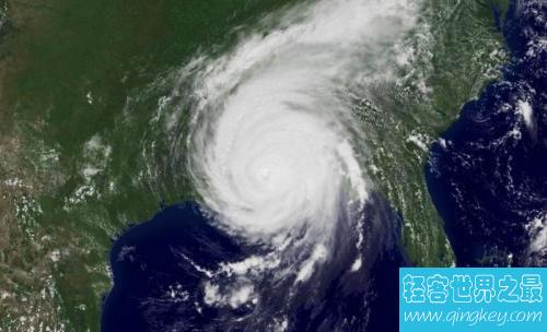美国历史上最可怕的飓风，这阵风刮过后损失四百亿美元！