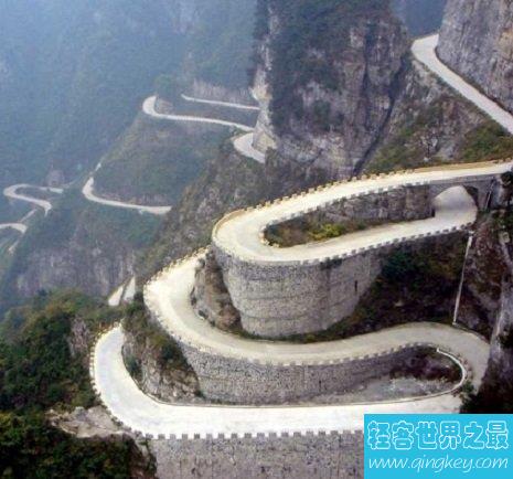 世界最险路之中国湖南天门山盘山公路，你敢挑战吗？