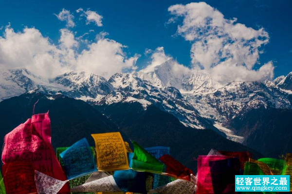 中国公认最美雪山:第一藏族圣地 第五拥有绝美蓝月谷