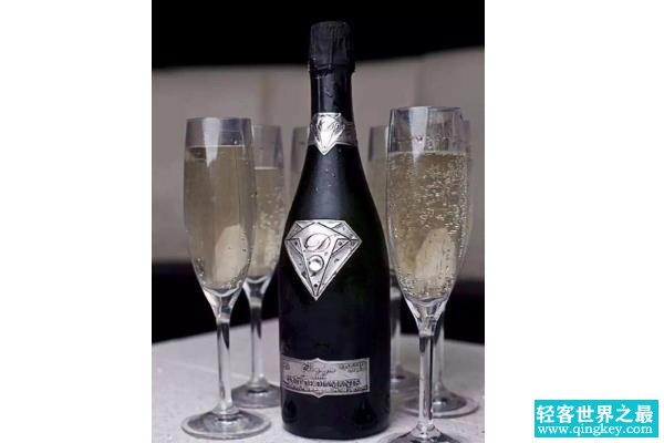 世界上最贵的香槟:镶嵌19克拉大钻石(价值120万英镑)