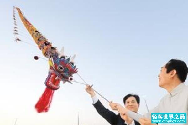 世界上最长的风筝:全长5千米(使用两千多片竹子制成)