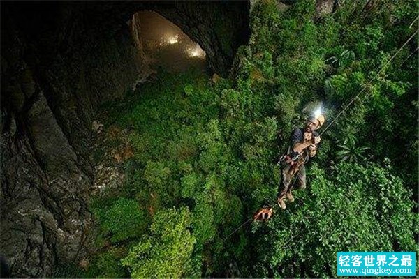 世界上最大的山洞 韩松洞（位于越南广平县）
