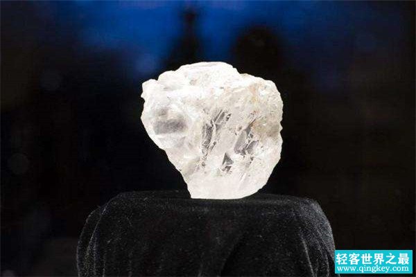 世界上最大的钻石 库里南钻石（3106.75克拉接近一斤重）