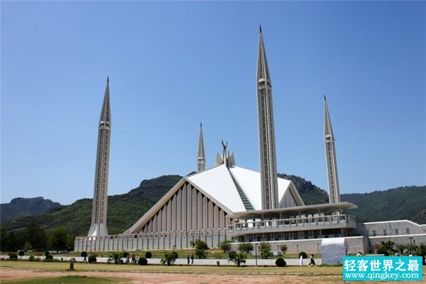 世界上最大的清真寺 费萨尔清真寺,可容纳万人同时祷告