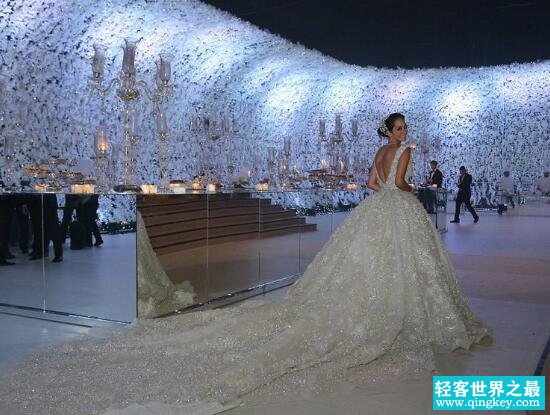 震惊世界的婚礼盘点，花瓣装饰墙壁花费620万人民币