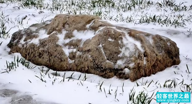 永远没有积雪的古墓 盗墓贼自称遇到女鬼（诡异古墓）