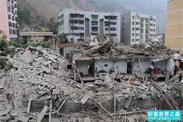 12级地震什么概念：8颗原子弹爆炸（地球将不复存在）