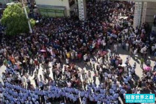 启东事件:最大规模的游行活动(10万启东人抵制排污)