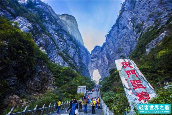 张家界旅游需要多少钱 张家界旅游有哪些值得去的景点