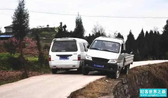 农村水泥路普遍只修3.5米 为啥就不能宽点？（农村道路）