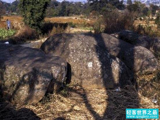 在凉山州大石墓发掘两万具遗骸，历史上神秘消失的邛都人