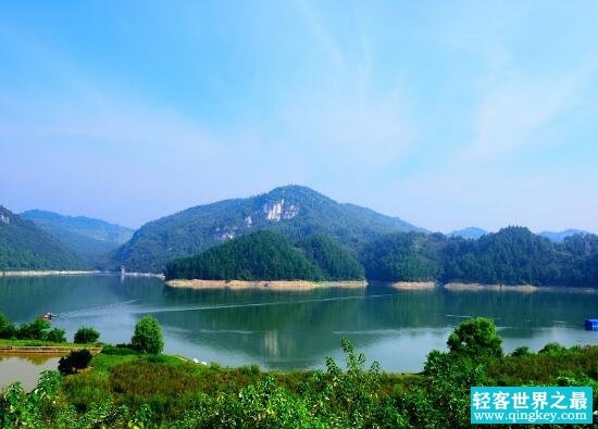 桂林阳朔神秘消失的湖，犀牛湖一夜间消失(水底有暗河)