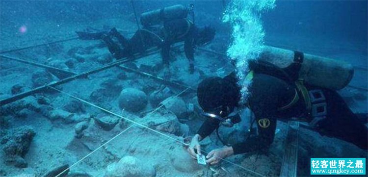 通灵水下考古 自称找到埃及艳后水下宫殿的“亚历山大里亚计划”