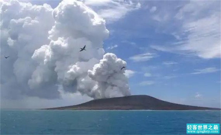 汤加火山喷发为何能够引发海啸 它们出现究竟代表毁灭还是新生