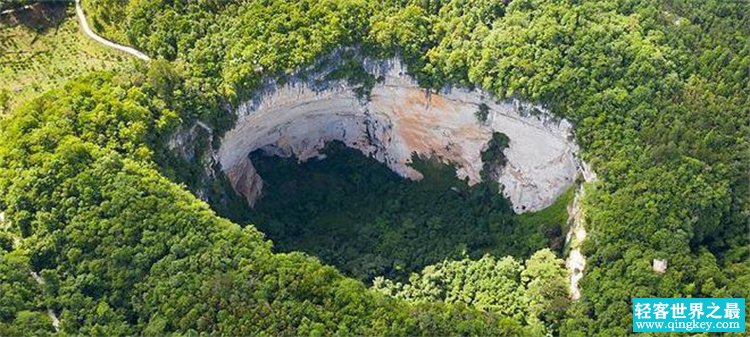 直径100多米的神秘天坑出现在墨西哥？（地质现象）