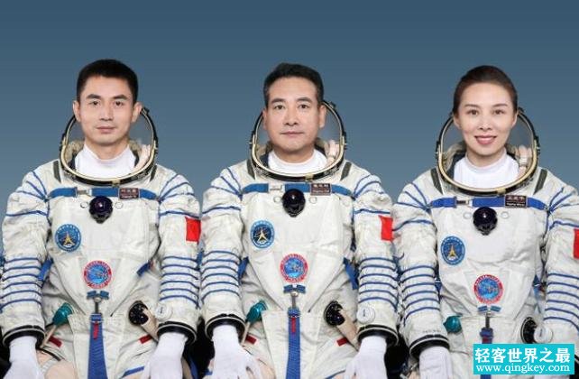 生活在空间站的宇航员，为什么要随身携带手枪？（外星危险）