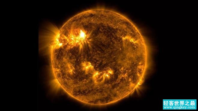 太阳的内部出现了生命存在 被卫星拍摄到的诡异黑点（不曾得知）